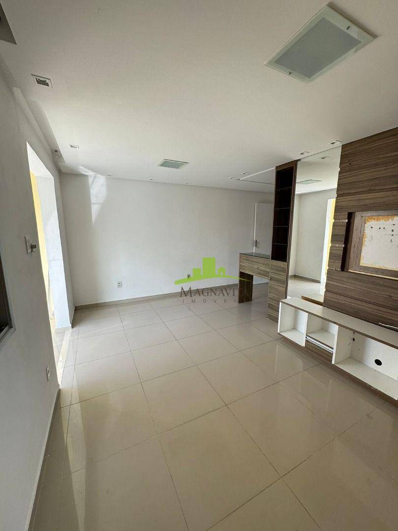 Apartamento - Buraquinho