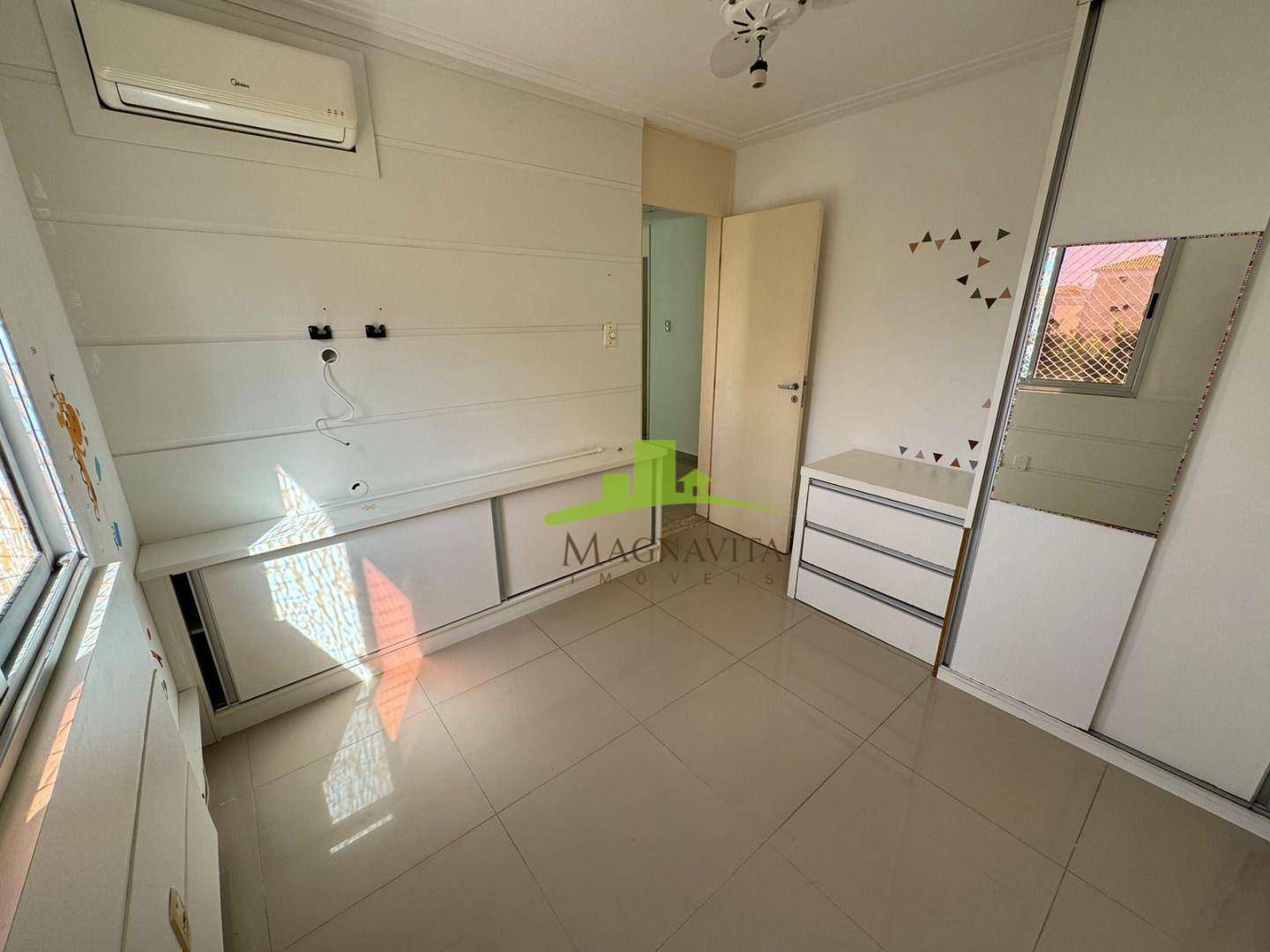 Apartamento - Buraquinho