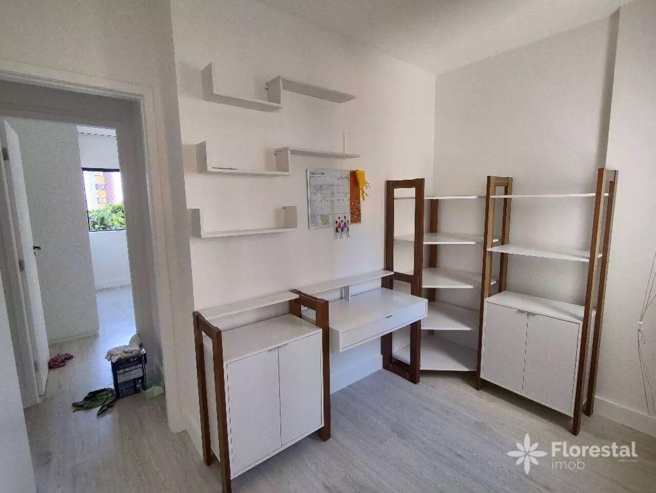 Apartamento - Caminho das árvores