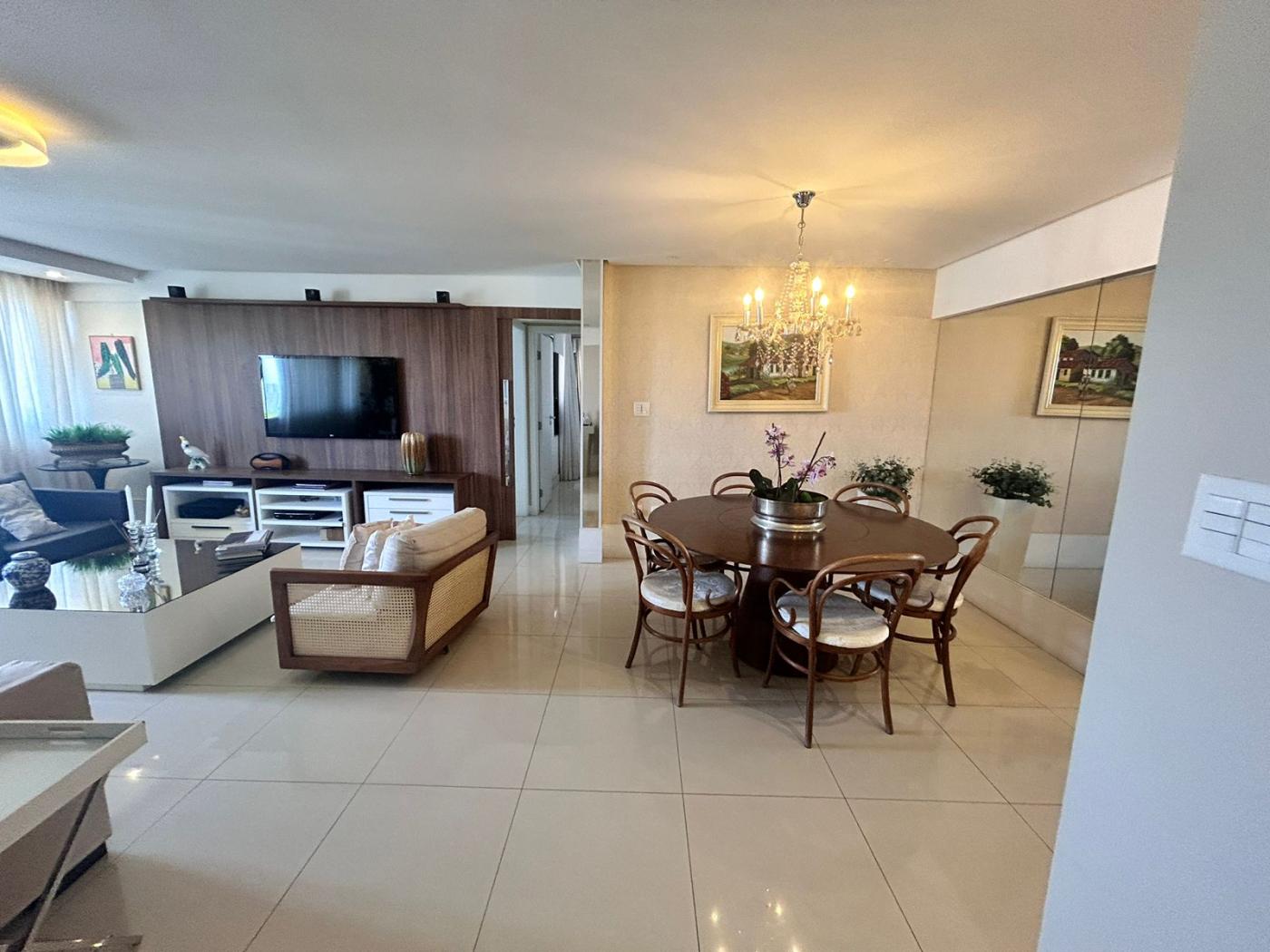 Apartamento - Caminho das árvores