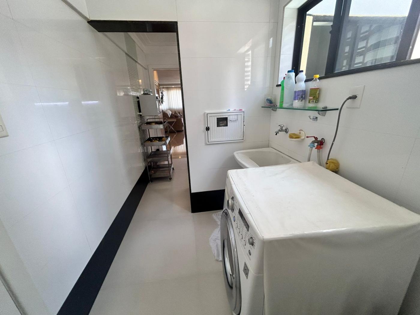 Apartamento - Caminho das árvores