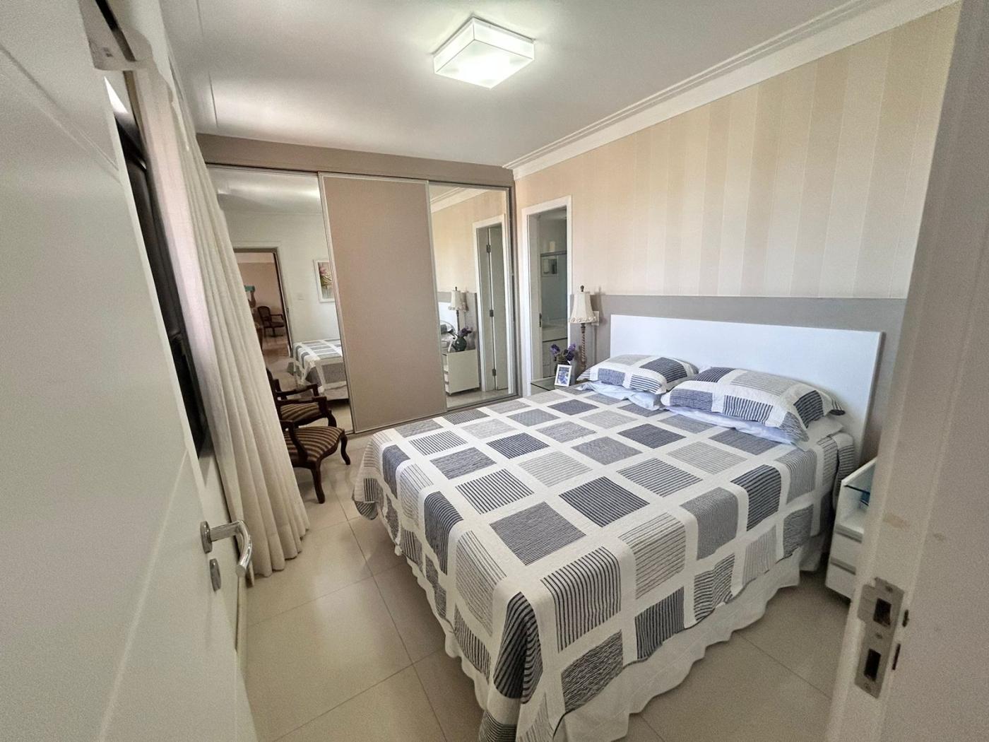 Apartamento - Caminho das árvores