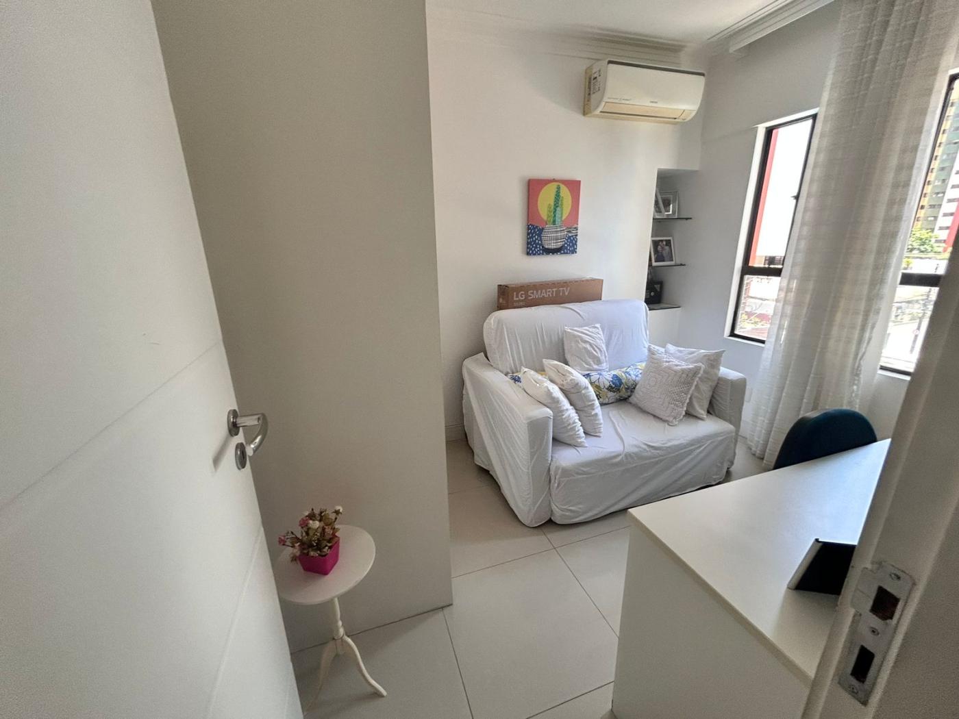 Apartamento - Caminho das árvores