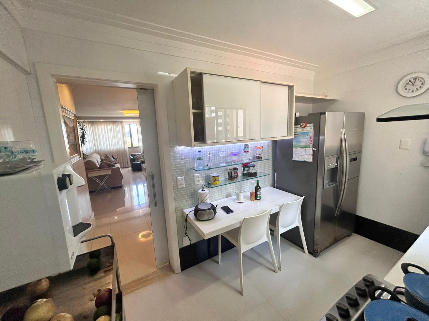 Apartamento - Caminho das árvores