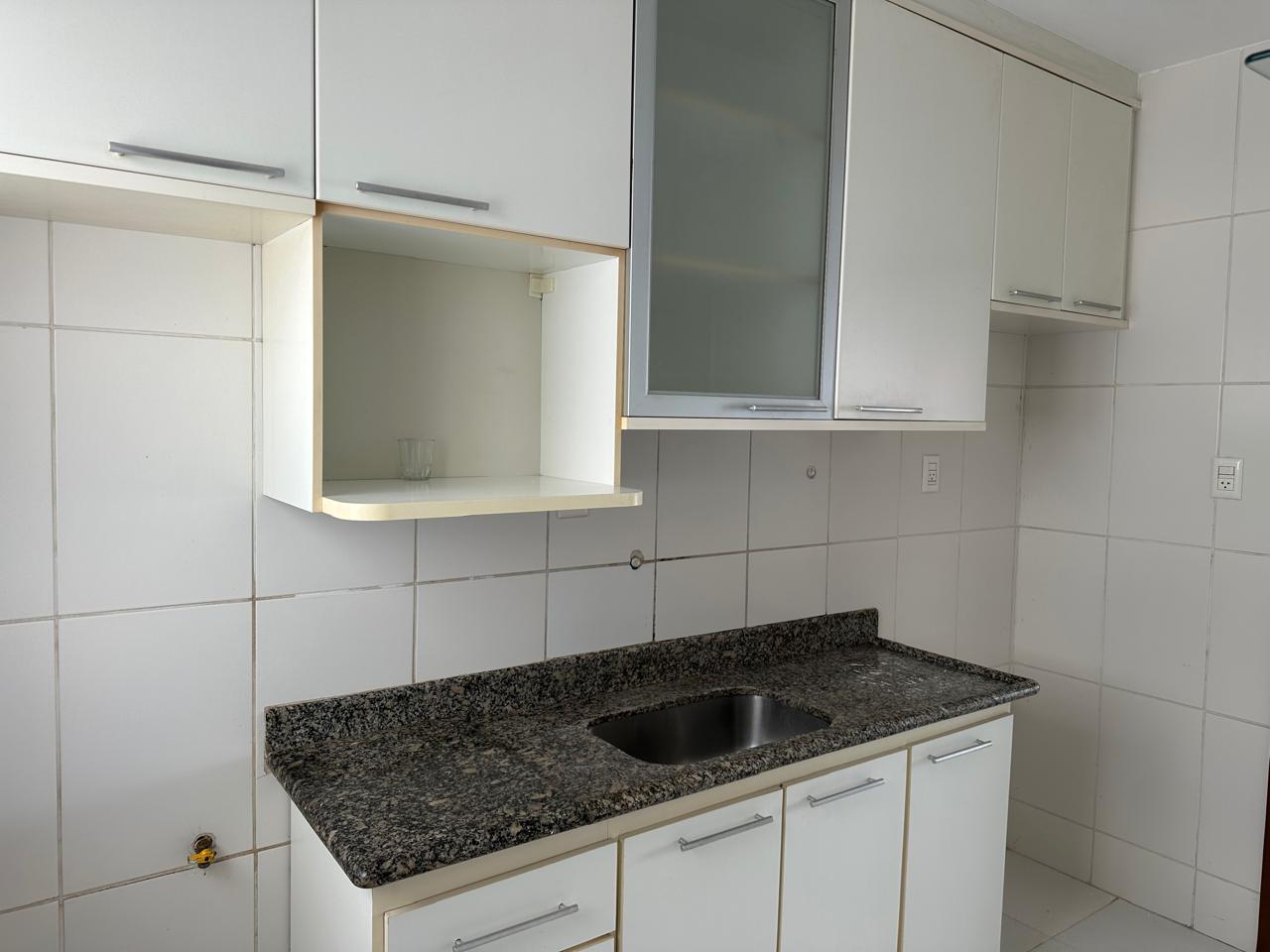 Apartamento - Caminho das árvores