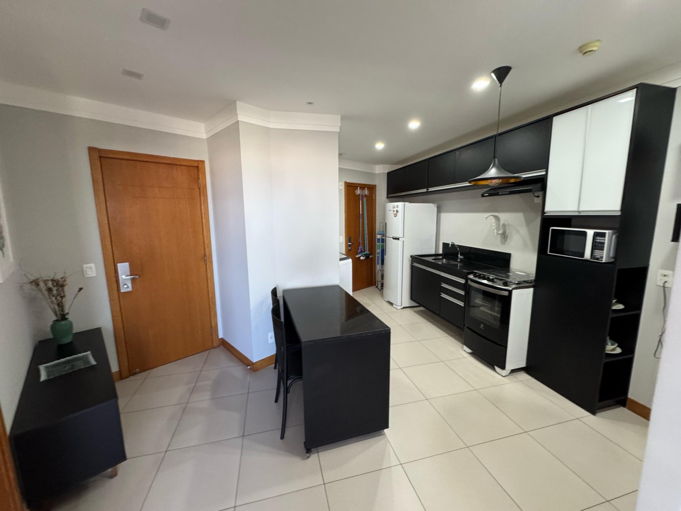 Apartamento - Caminho das árvores