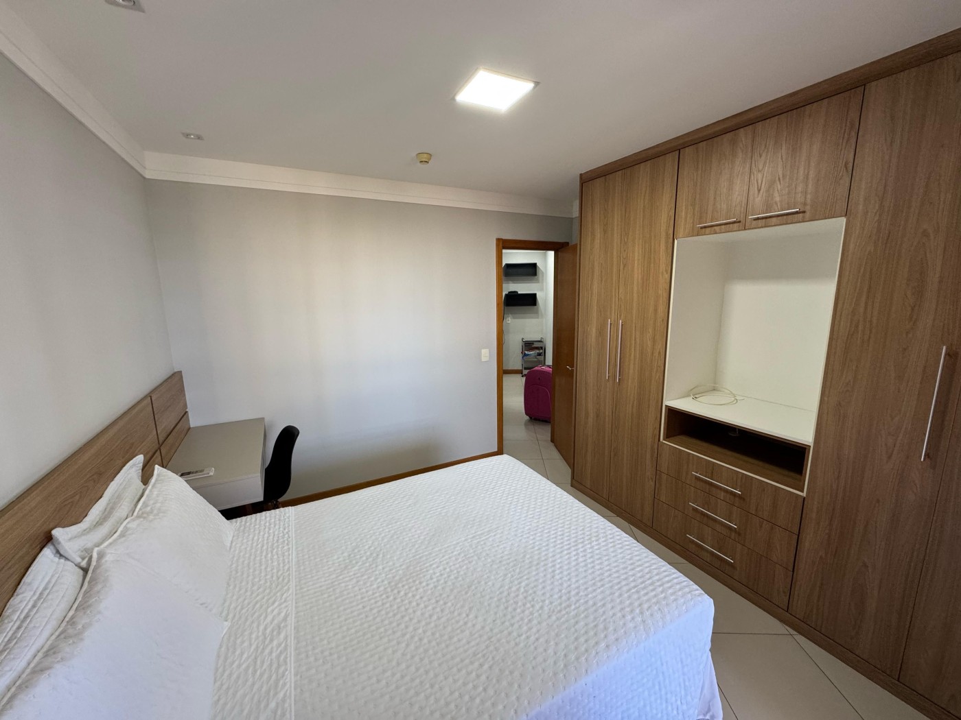 Apartamento - Caminho das árvores