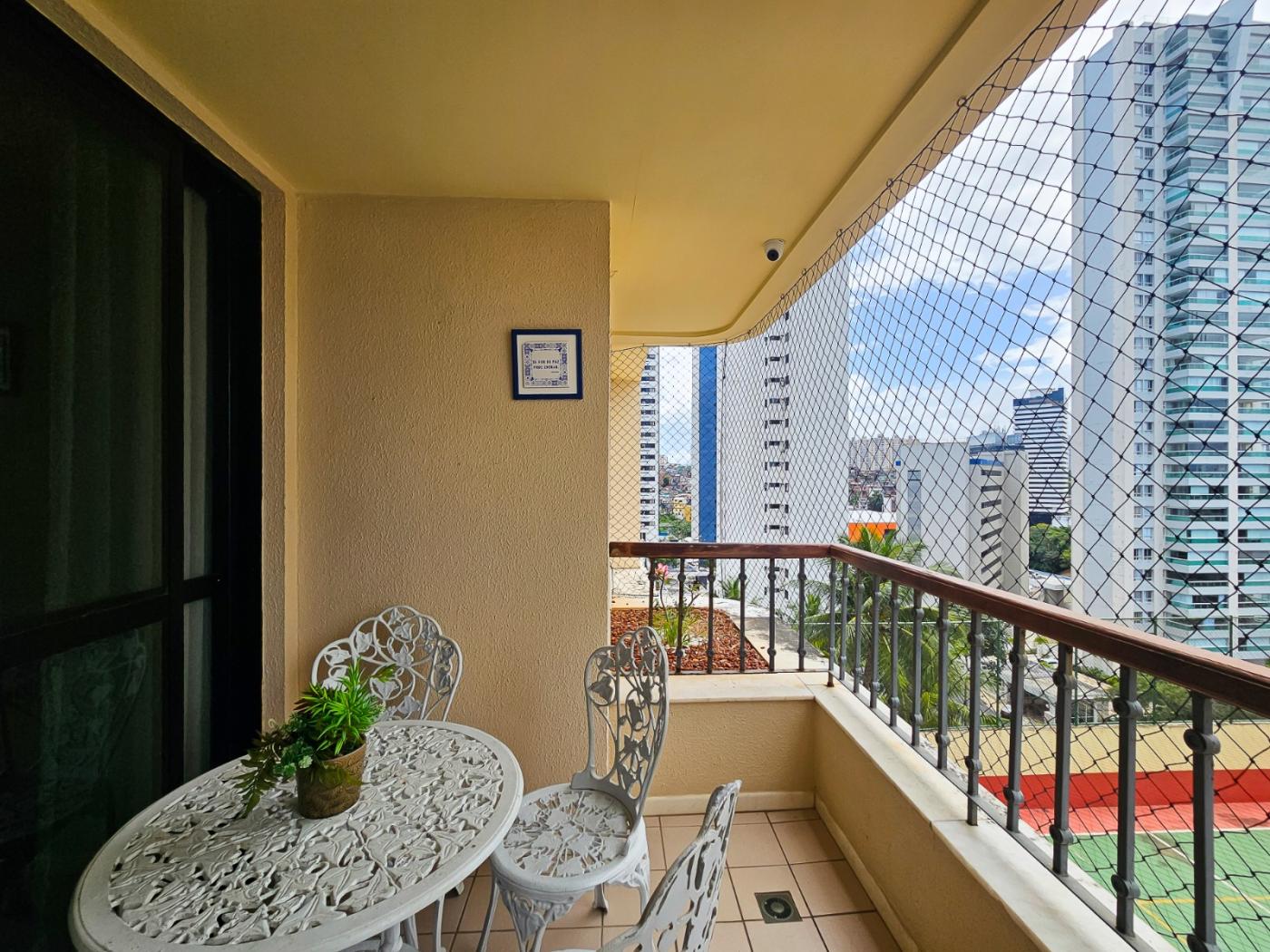 Apartamento - Itaigara