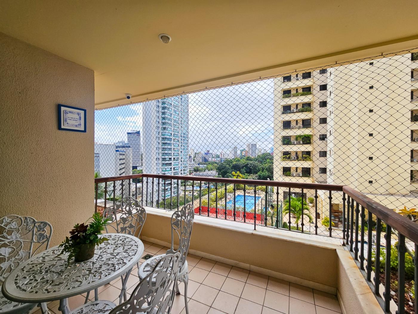 Apartamento - Itaigara