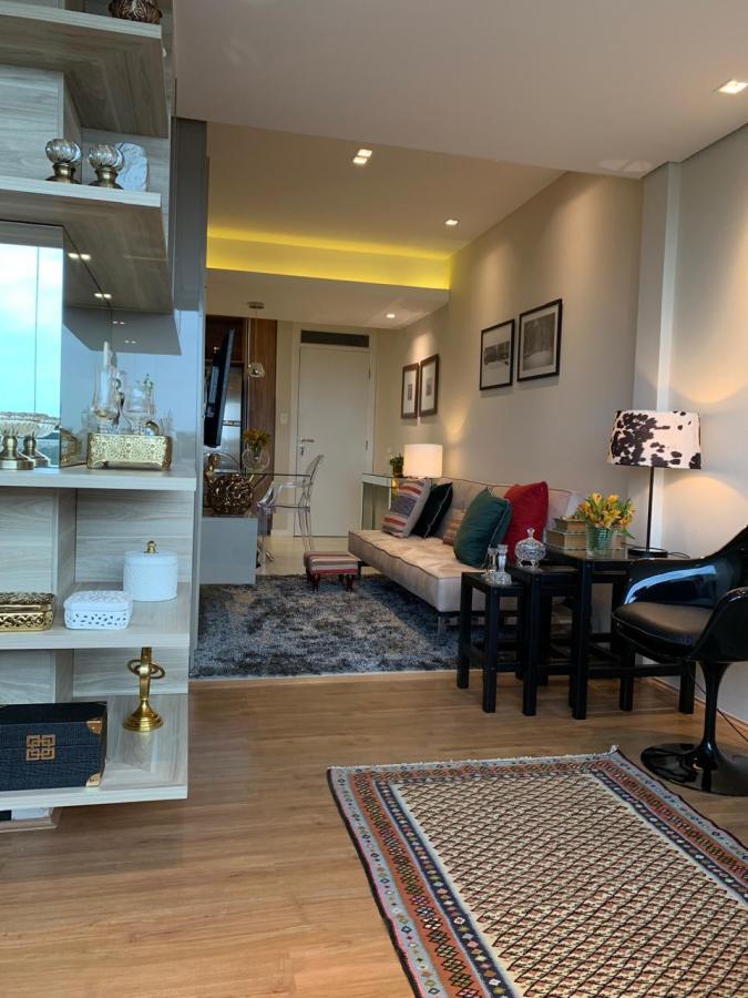 Apartamento - Caminho das árvores
