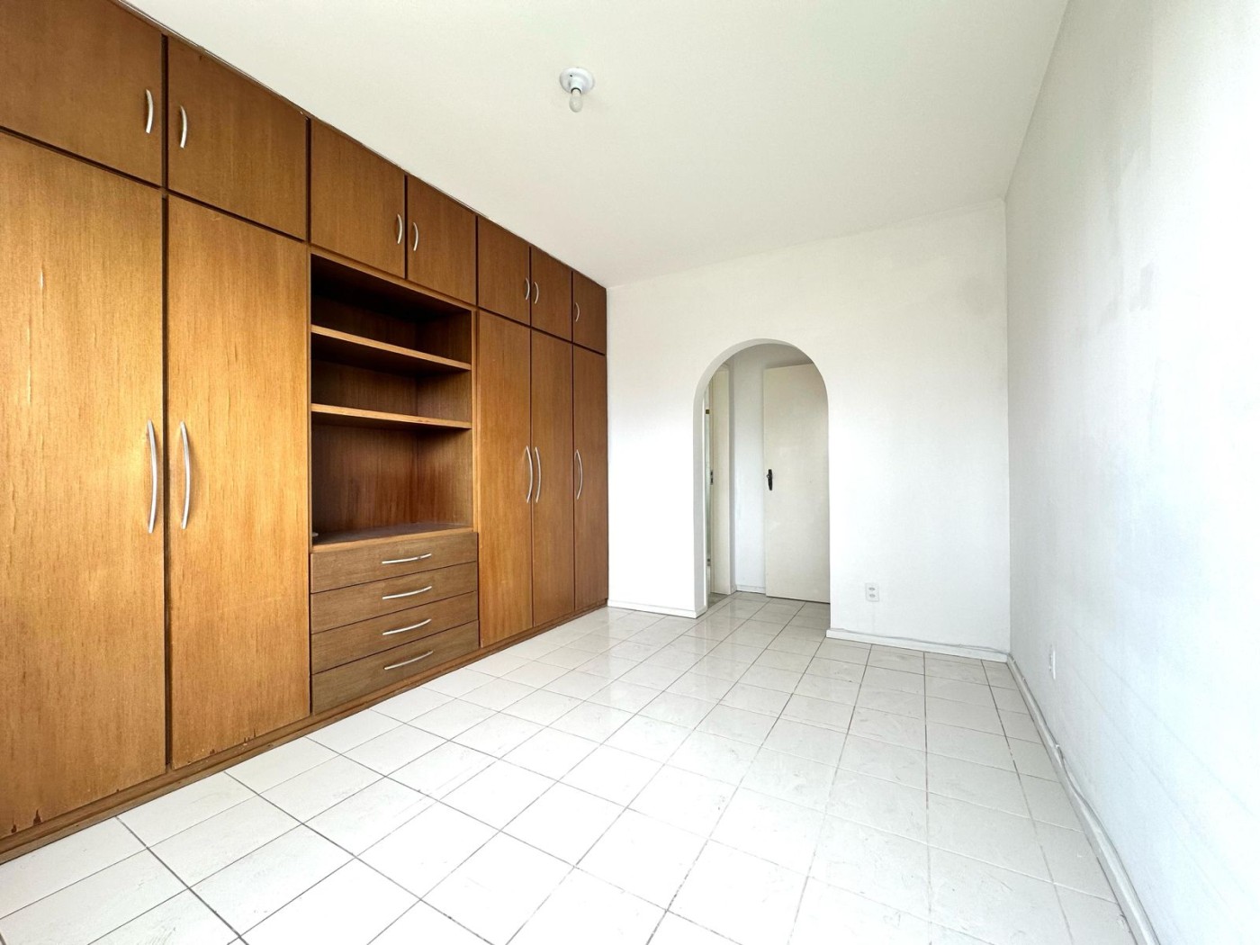 Apartamento - Caminho das árvores
