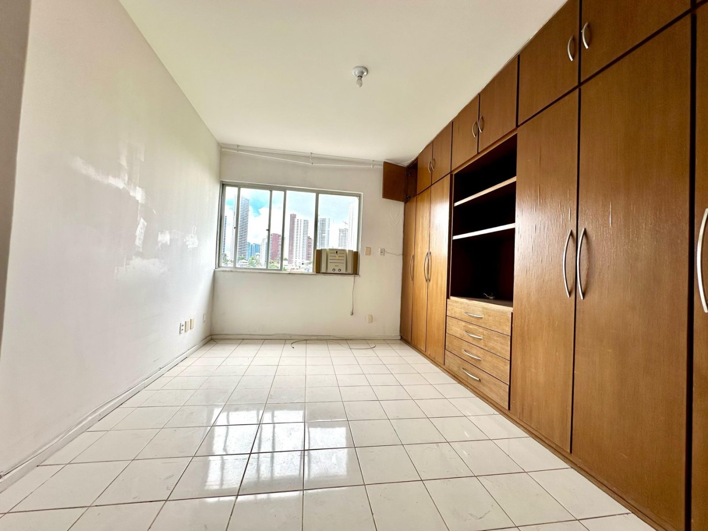 Apartamento - Caminho das árvores