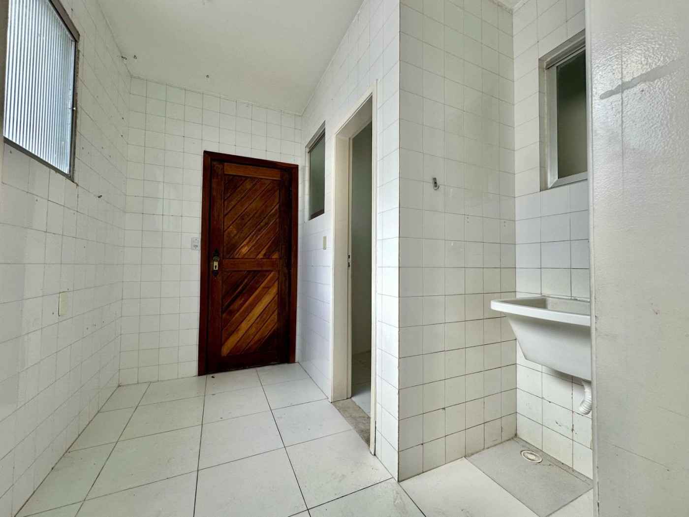 Apartamento - Caminho das árvores