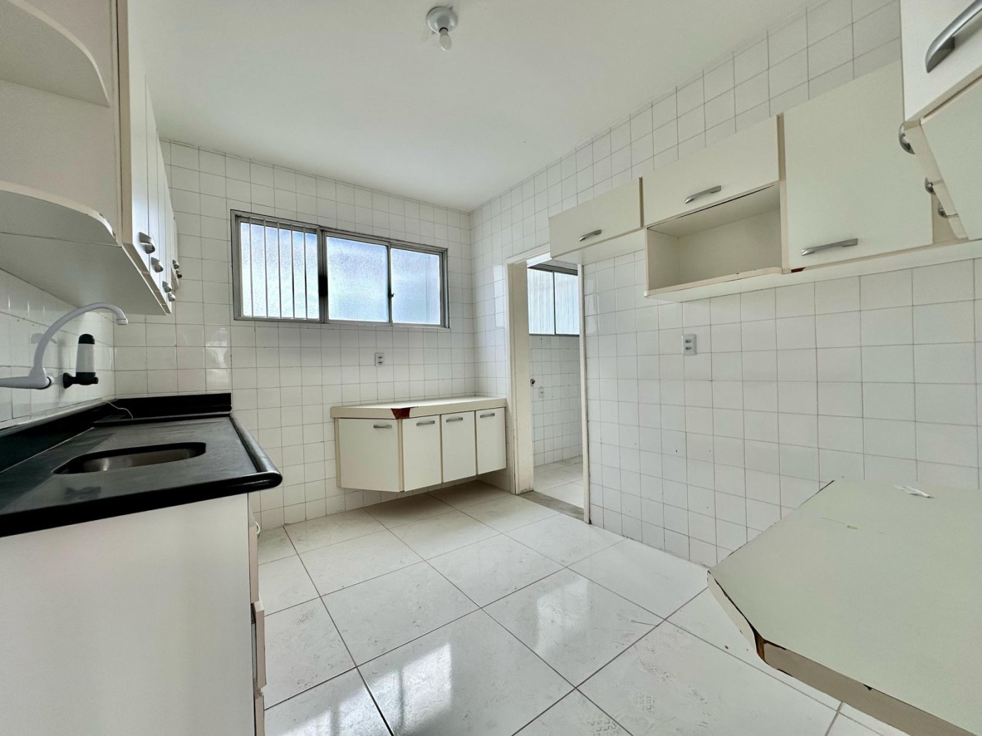 Apartamento - Caminho das árvores