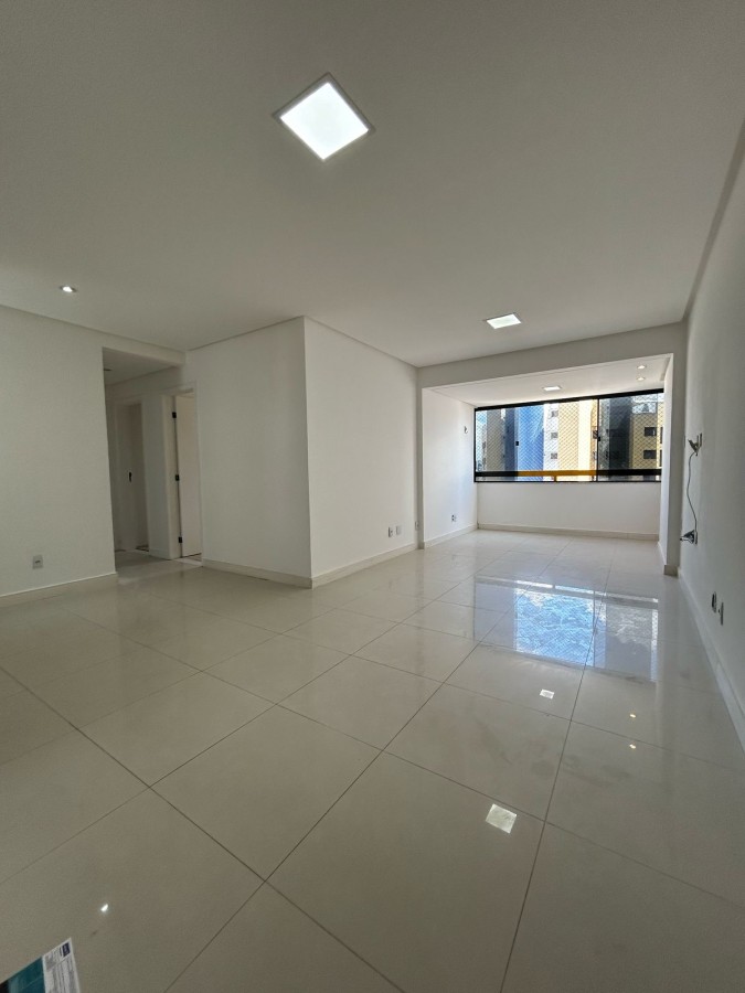 Apartamento - Caminho das árvores