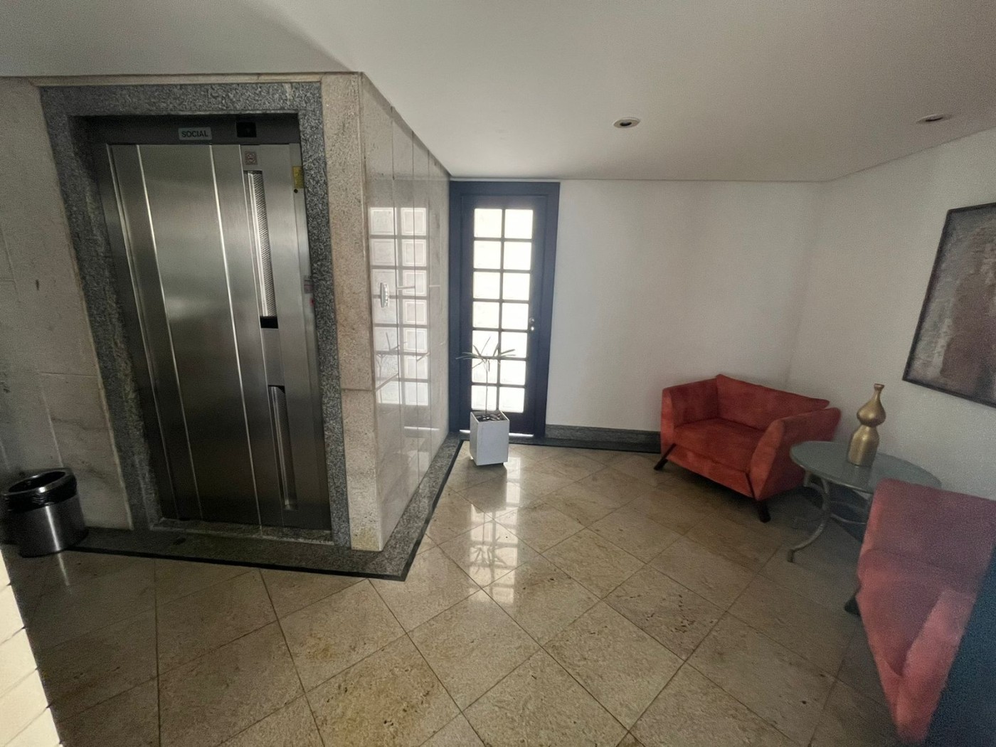 Apartamento - Caminho das árvores