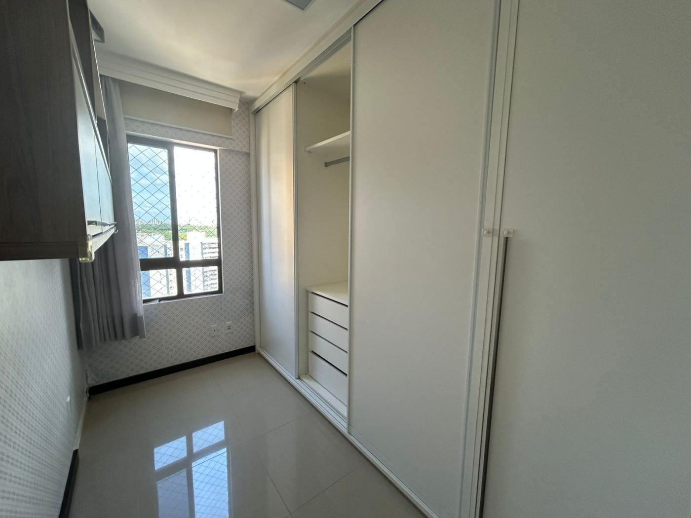 Apartamento - Caminho das árvores