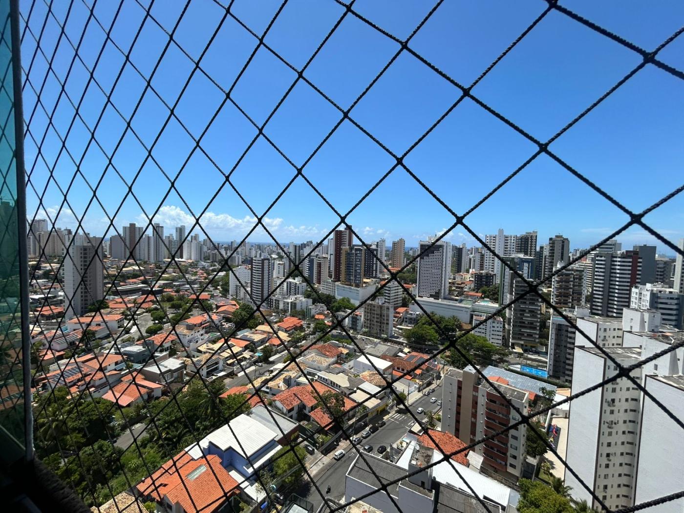Apartamento - Caminho das árvores