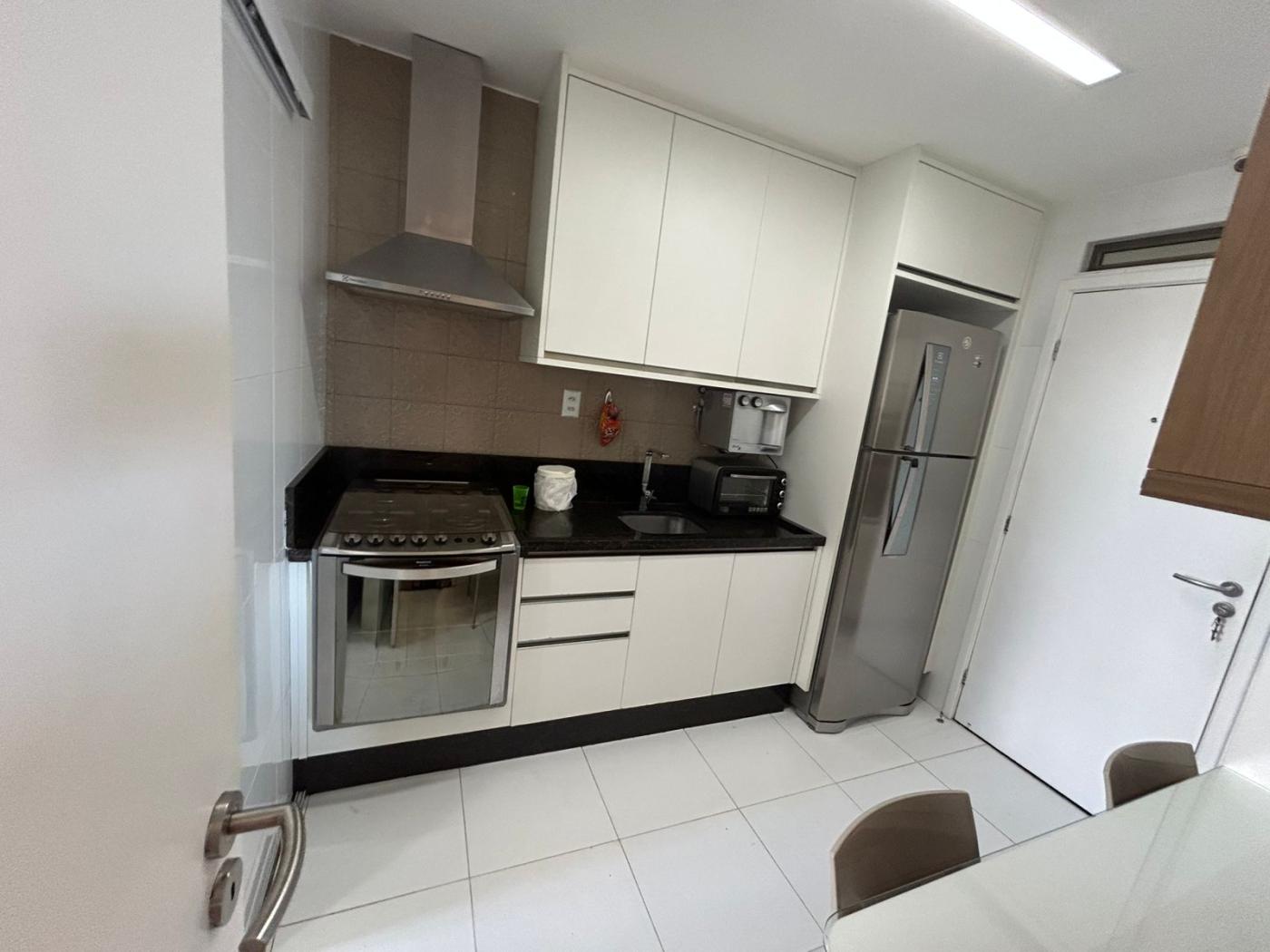 Apartamento - Caminho das árvores