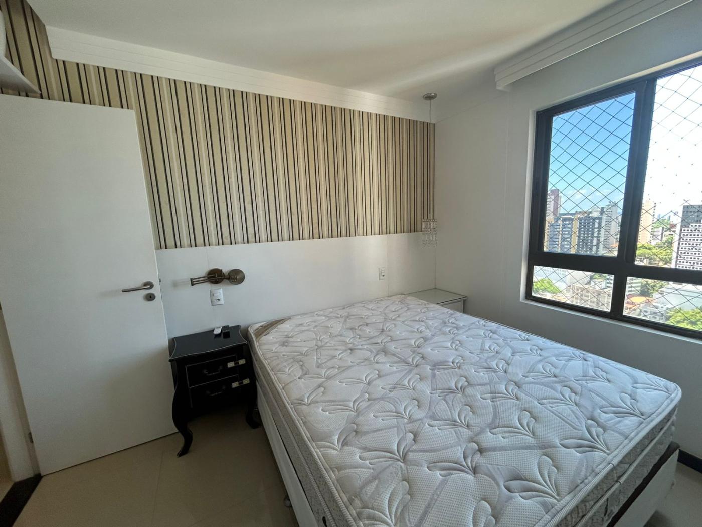 Apartamento - Caminho das árvores
