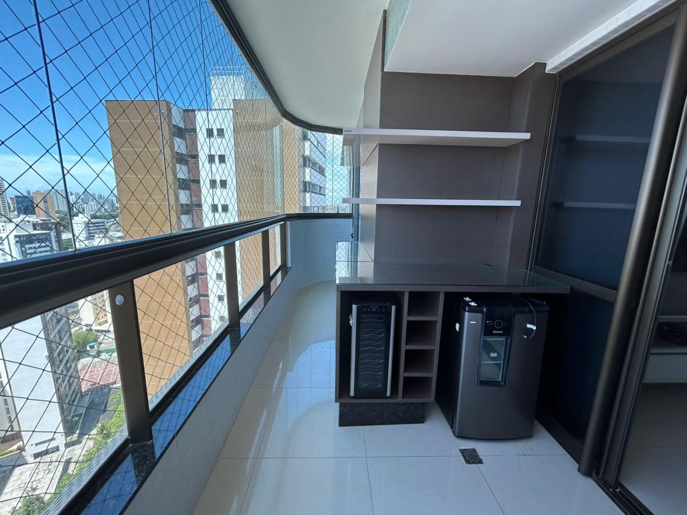 Apartamento - Caminho das árvores