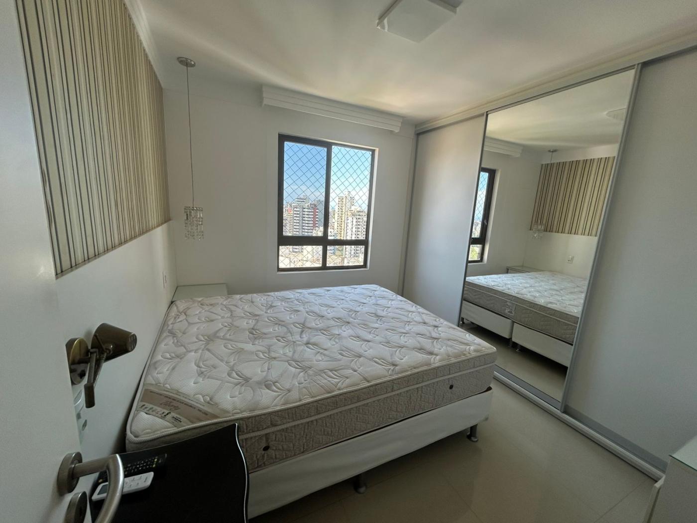 Apartamento - Caminho das árvores