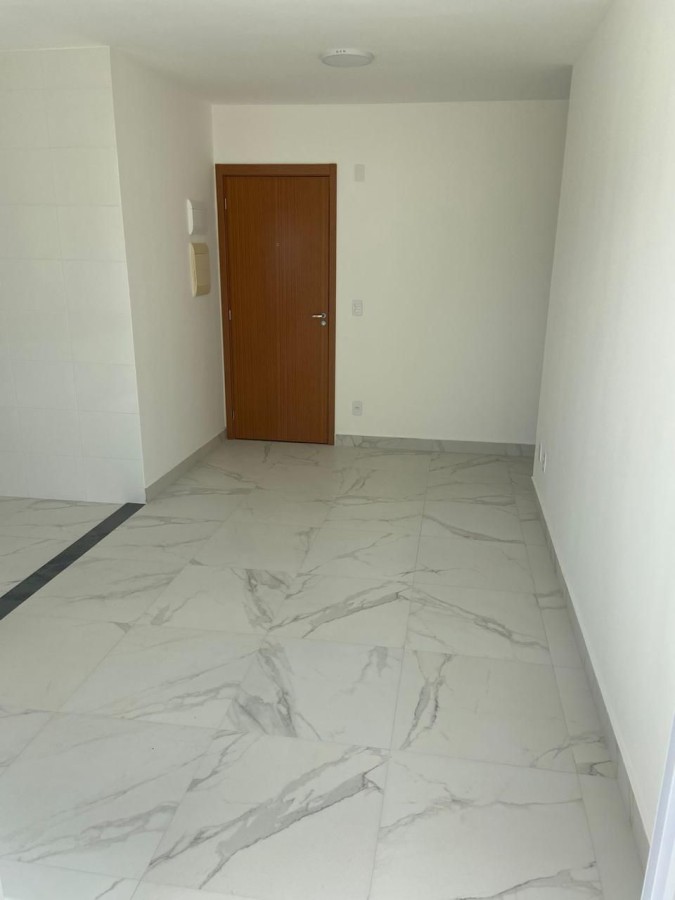 Apartamento - Buraquinho
