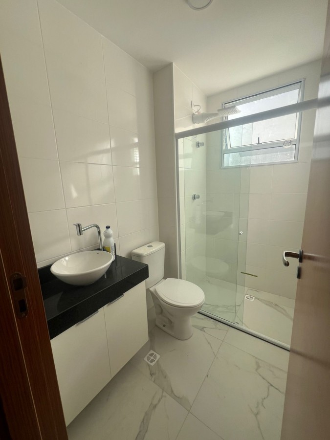 Apartamento - Buraquinho