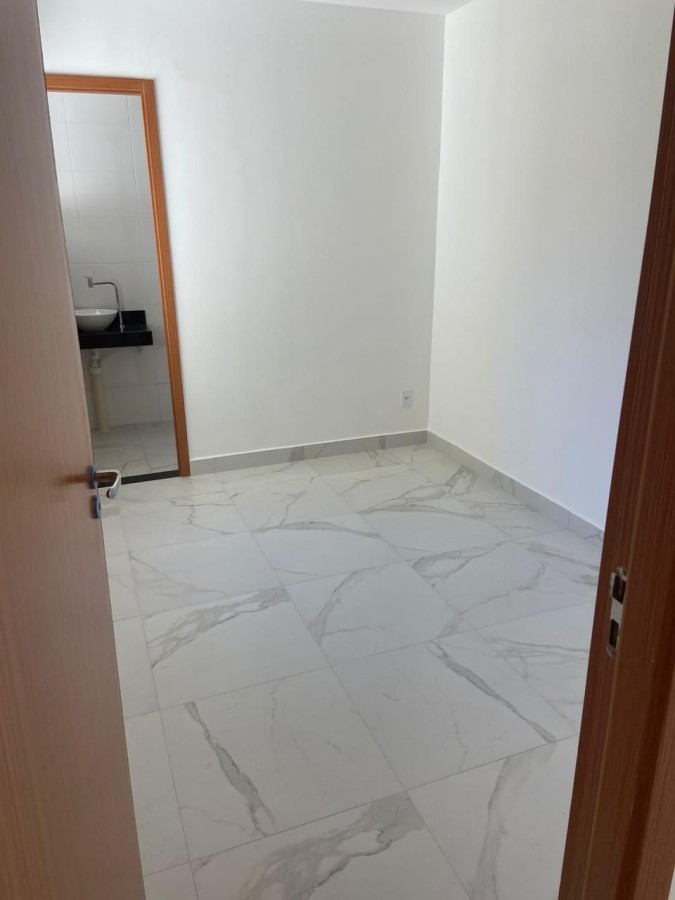 Apartamento - Buraquinho
