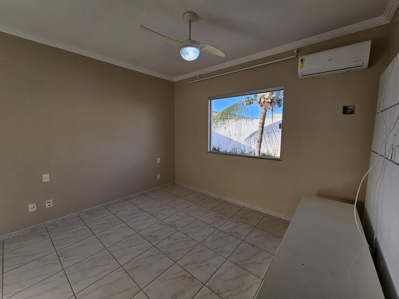 Apartamento - Buraquinho