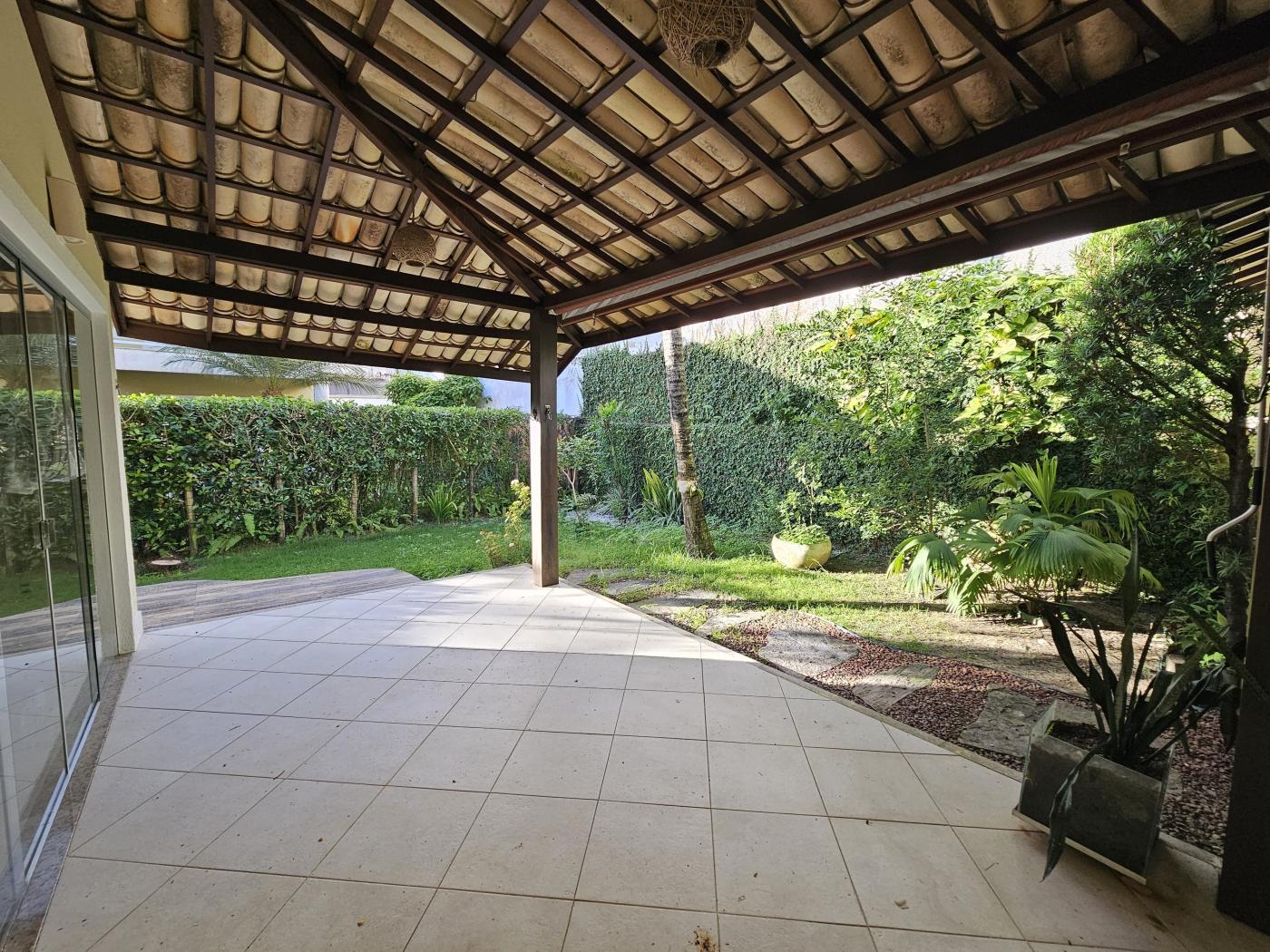 Apartamento - Buraquinho