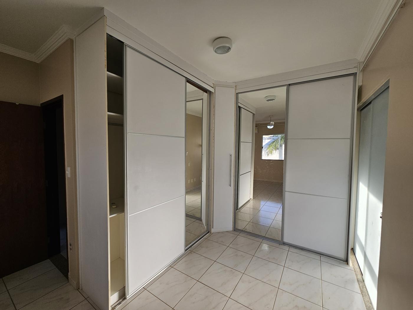 Apartamento - Buraquinho