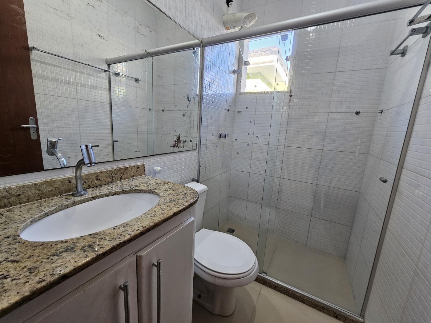Apartamento - Buraquinho