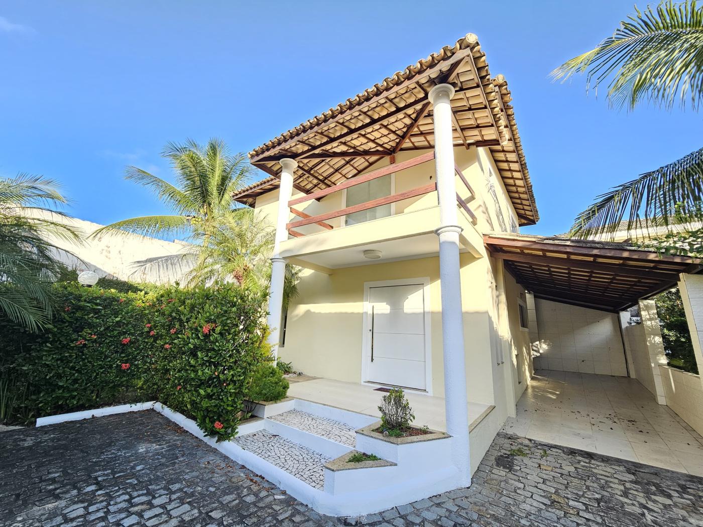 Apartamento - Buraquinho