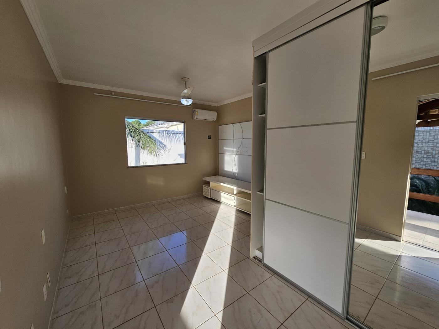 Apartamento - Buraquinho