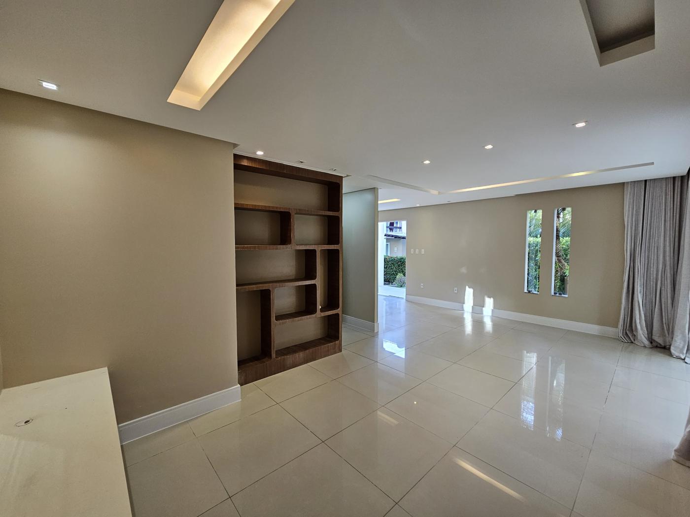 Apartamento - Buraquinho