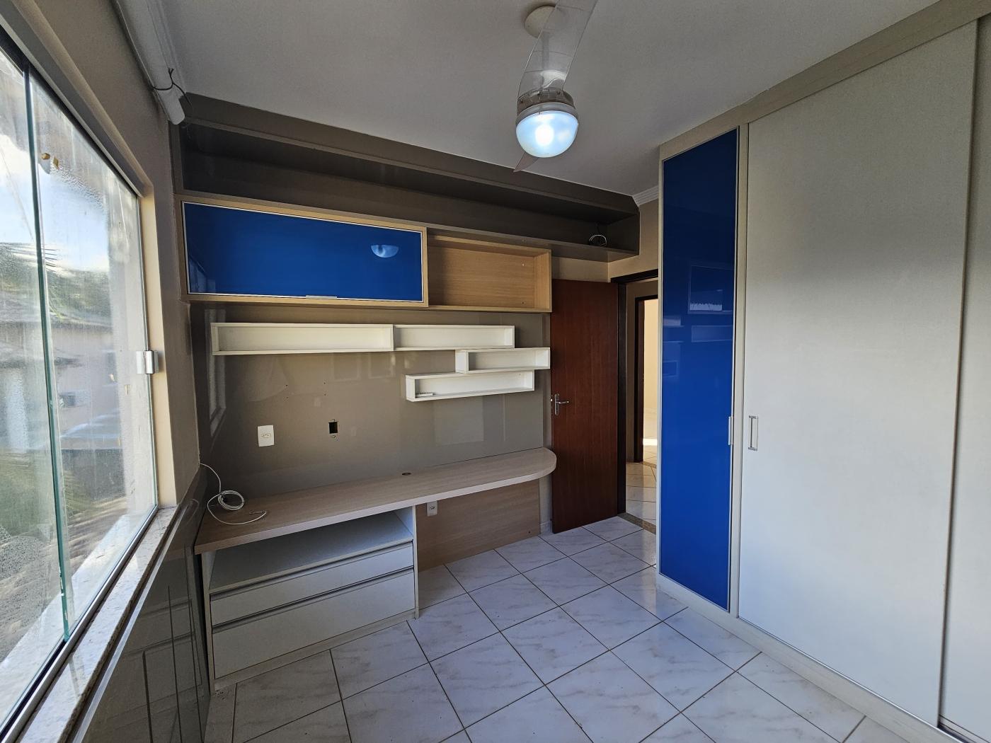 Apartamento - Buraquinho