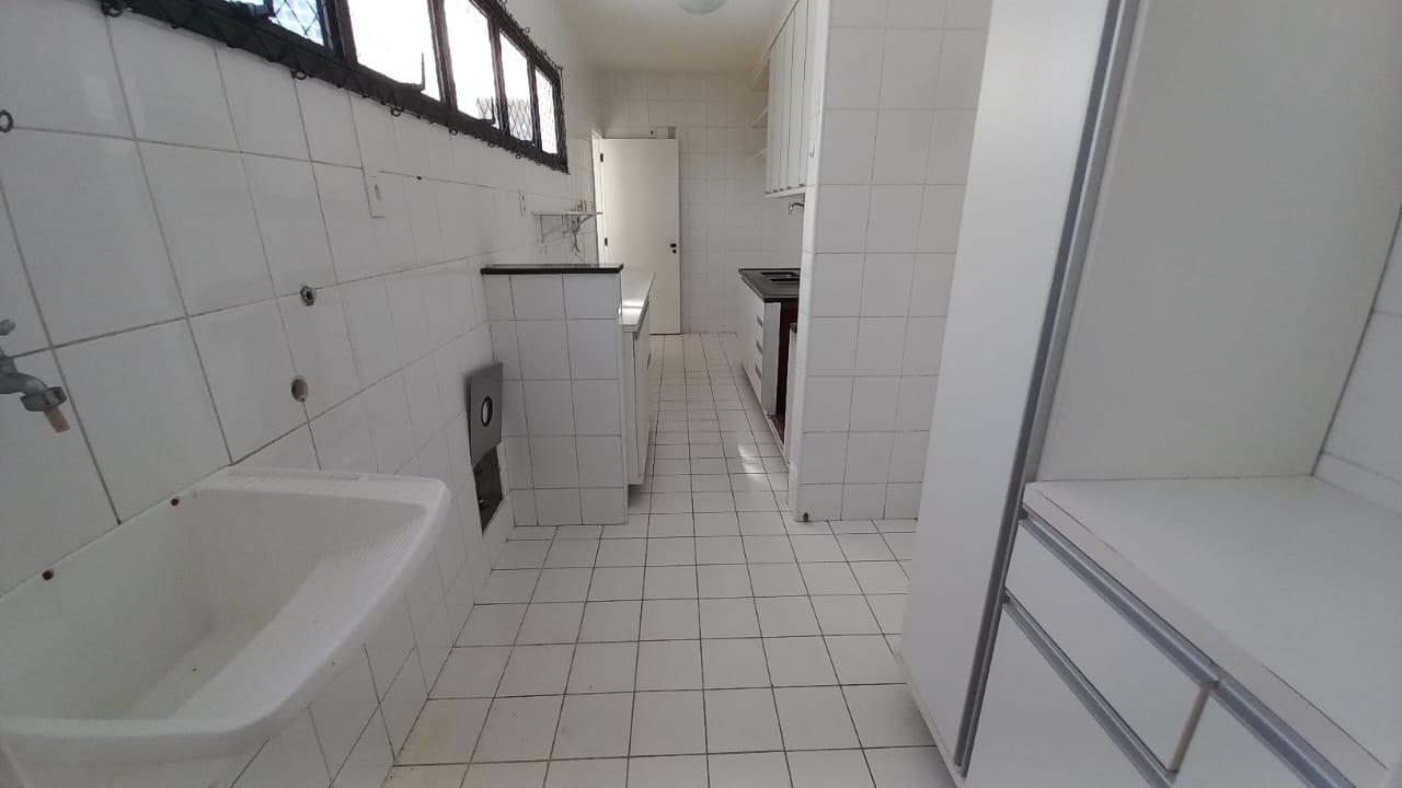 Apartamento - Caminho das árvores