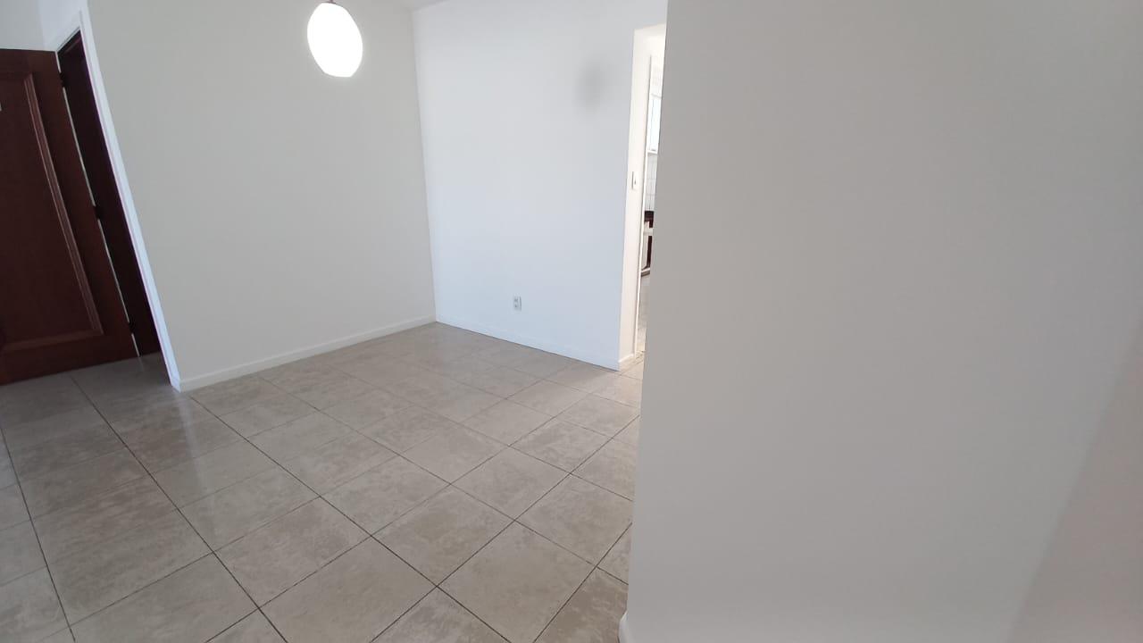 Apartamento - Caminho das árvores