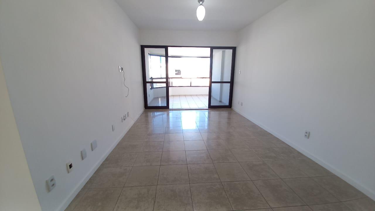Apartamento - Caminho das árvores