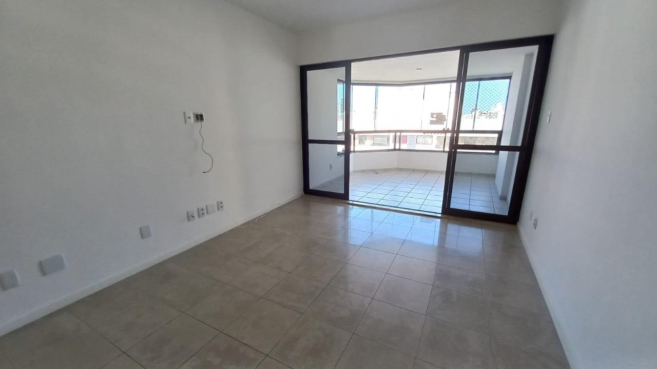 Apartamento - Caminho das árvores