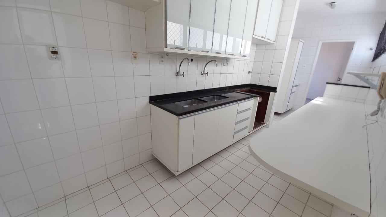 Apartamento - Caminho das árvores