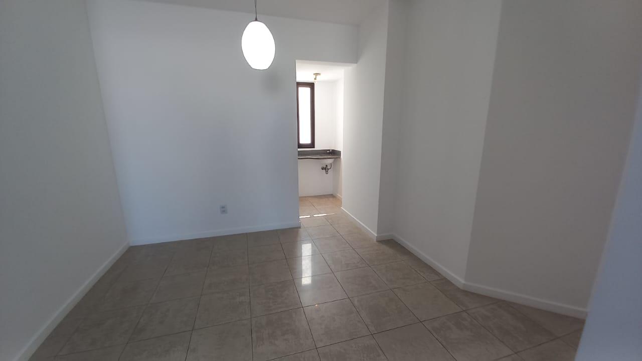 Apartamento - Caminho das árvores