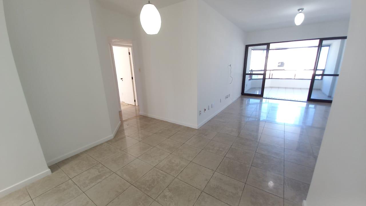 Apartamento - Caminho das árvores