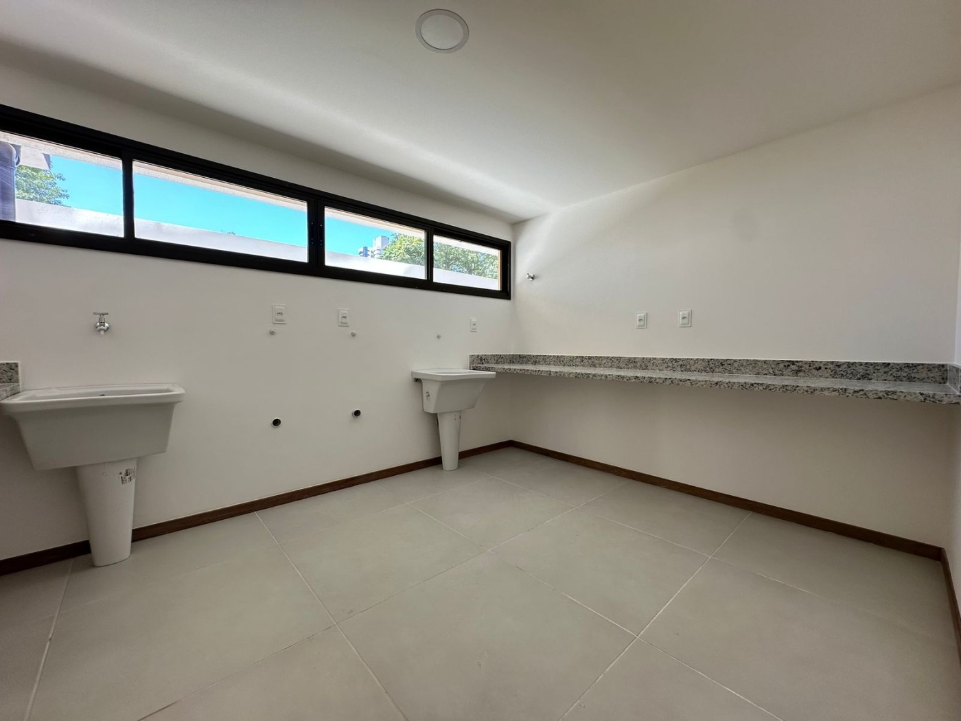 Apartamento - Caminho das árvores