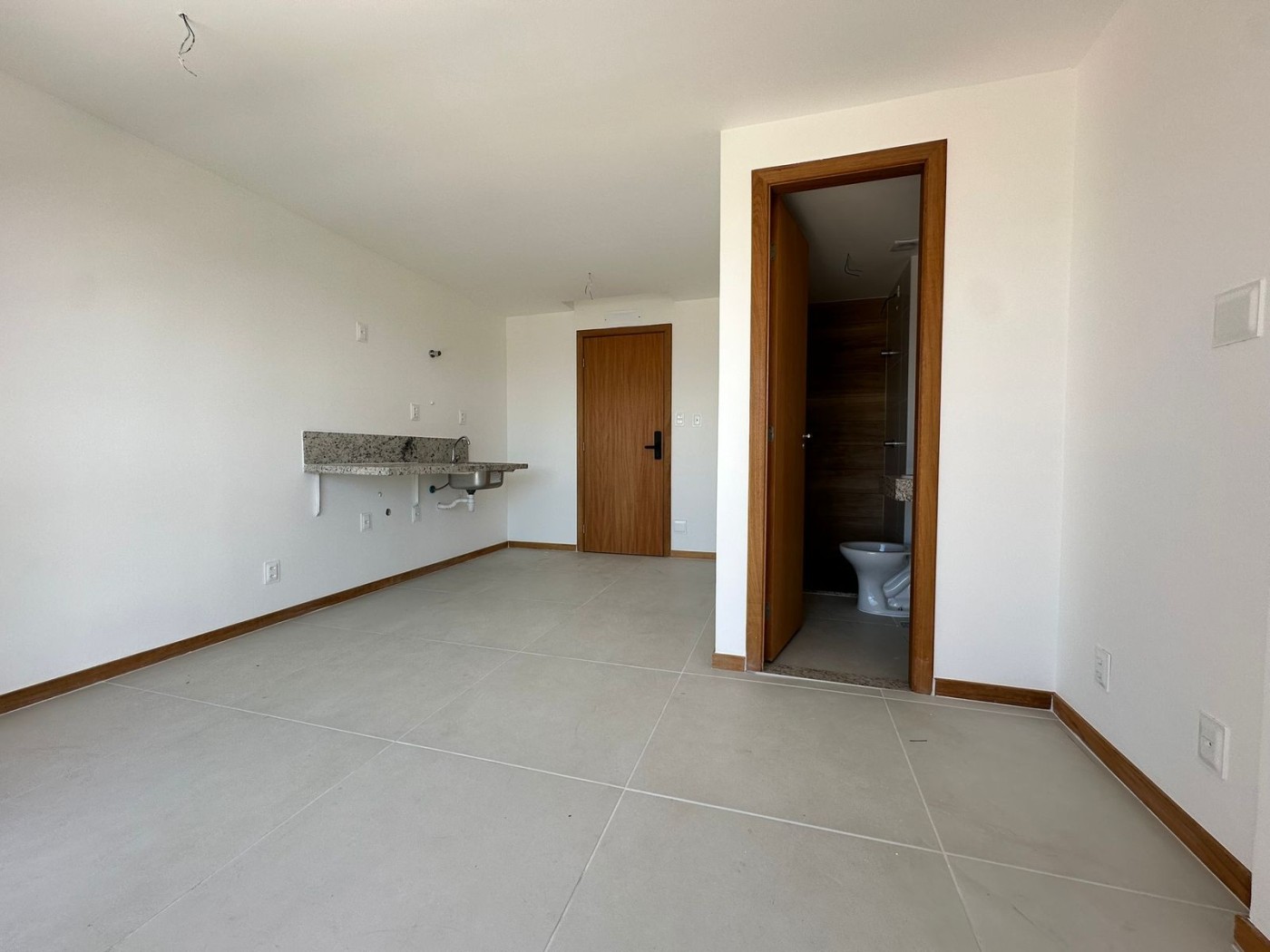 Apartamento - Caminho das árvores