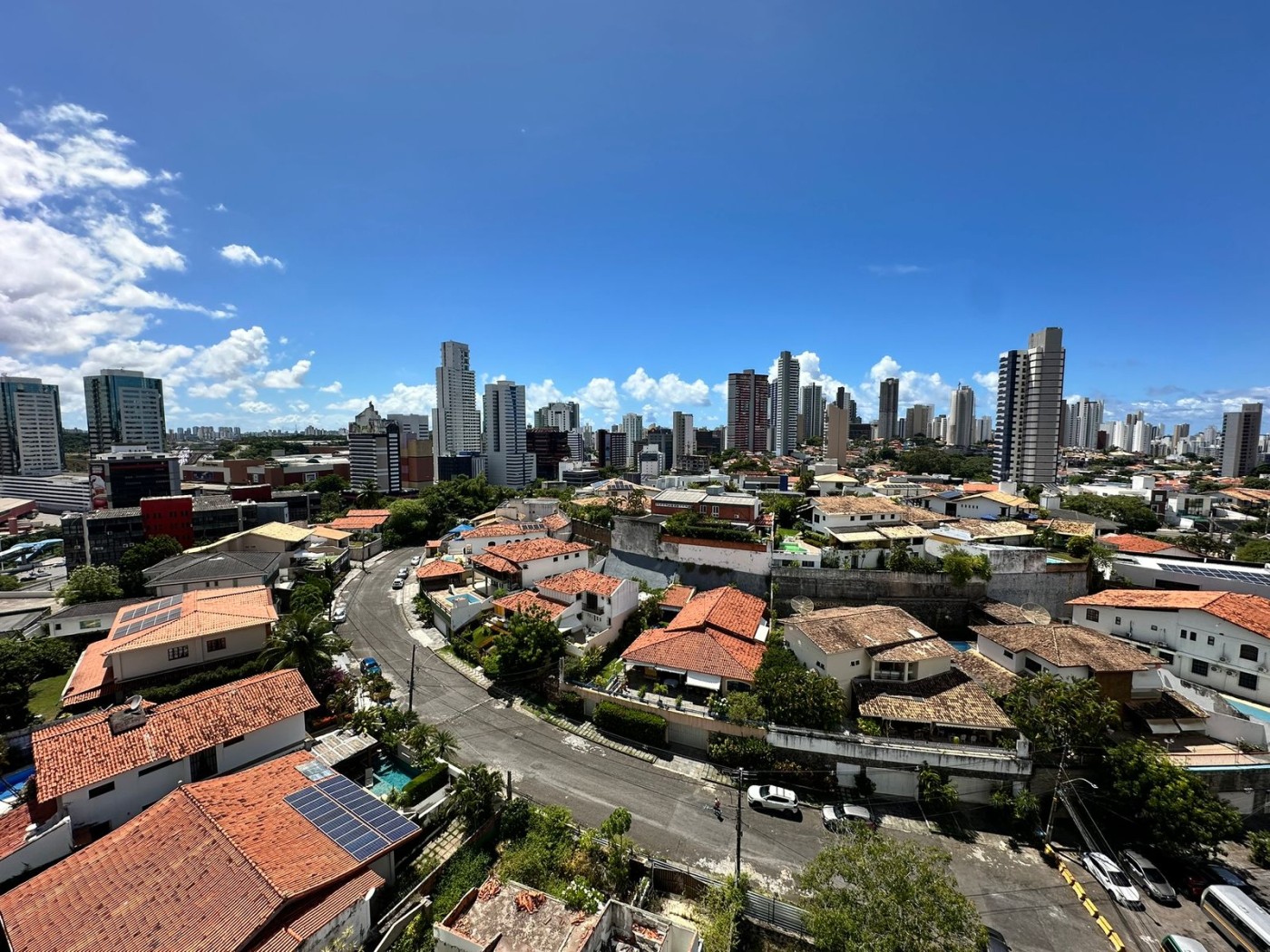 Apartamento - Caminho das árvores