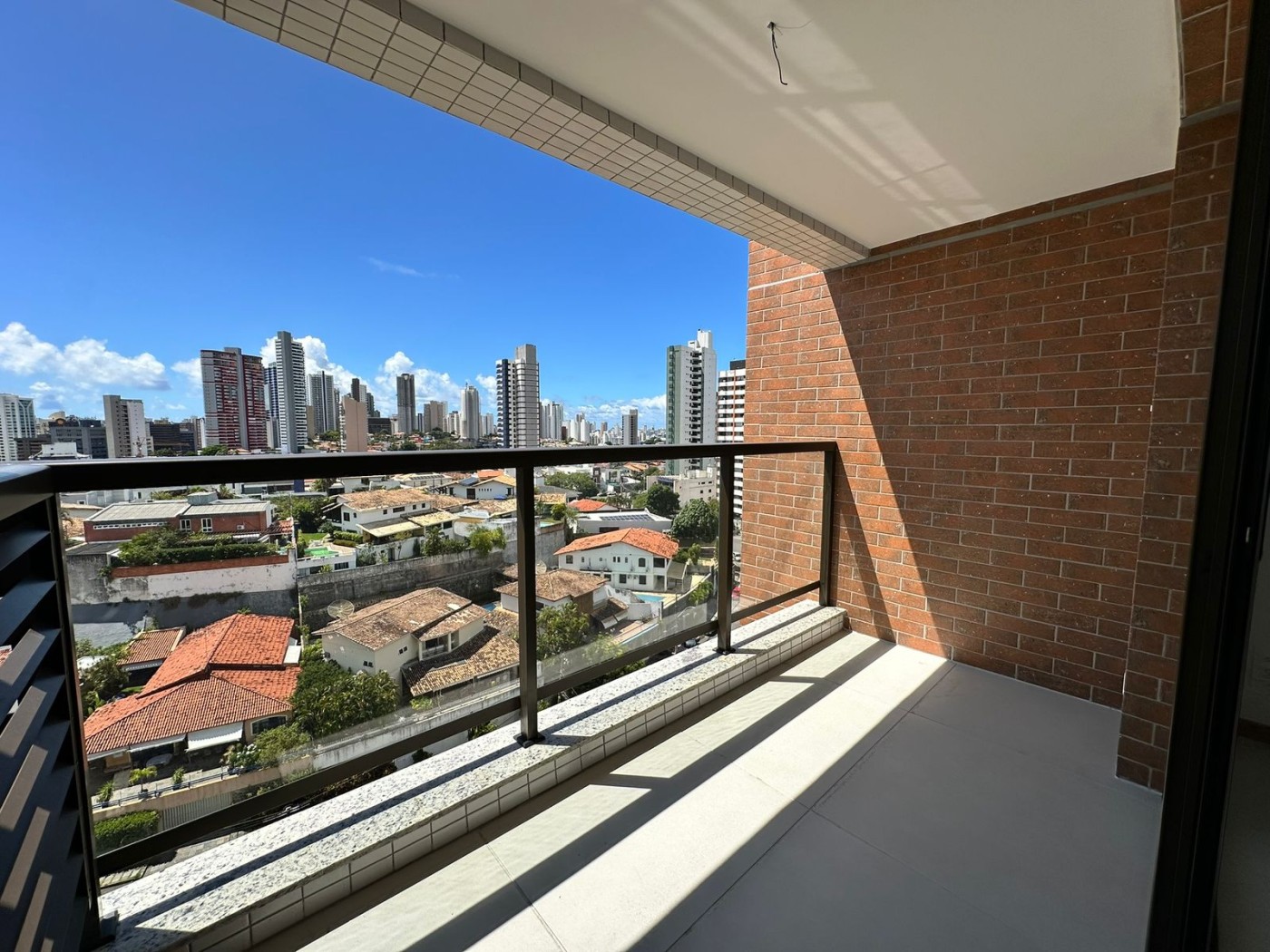Apartamento - Caminho das árvores