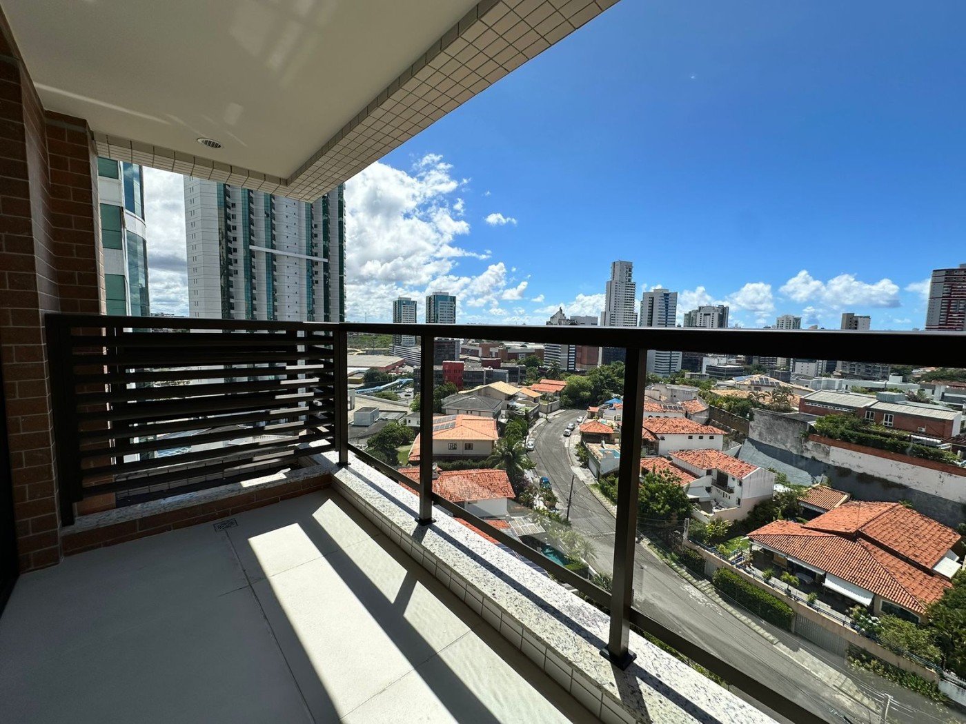 Apartamento - Caminho das árvores