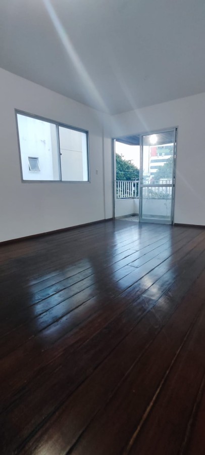 Apartamento - Caminho das árvores